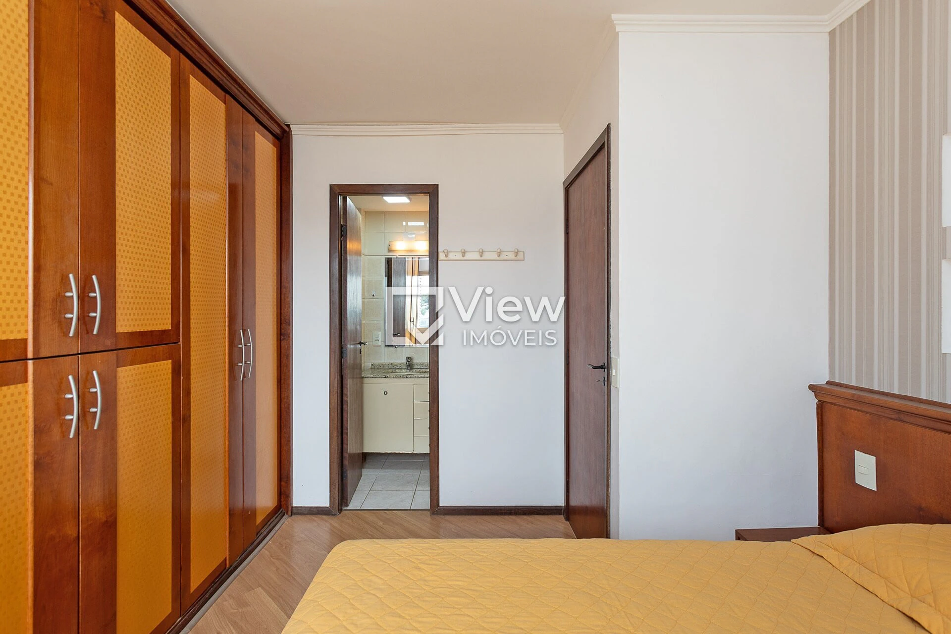 Apartment, 70 m², with wood or laminate floors — photo 5