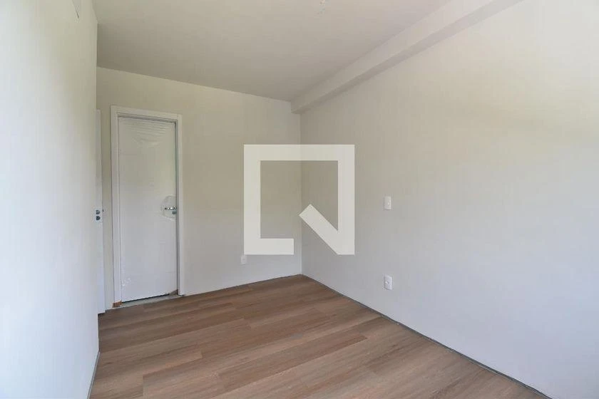 Balcony with a grill in a 2-bedroom apartment, 53 m² — photo 29