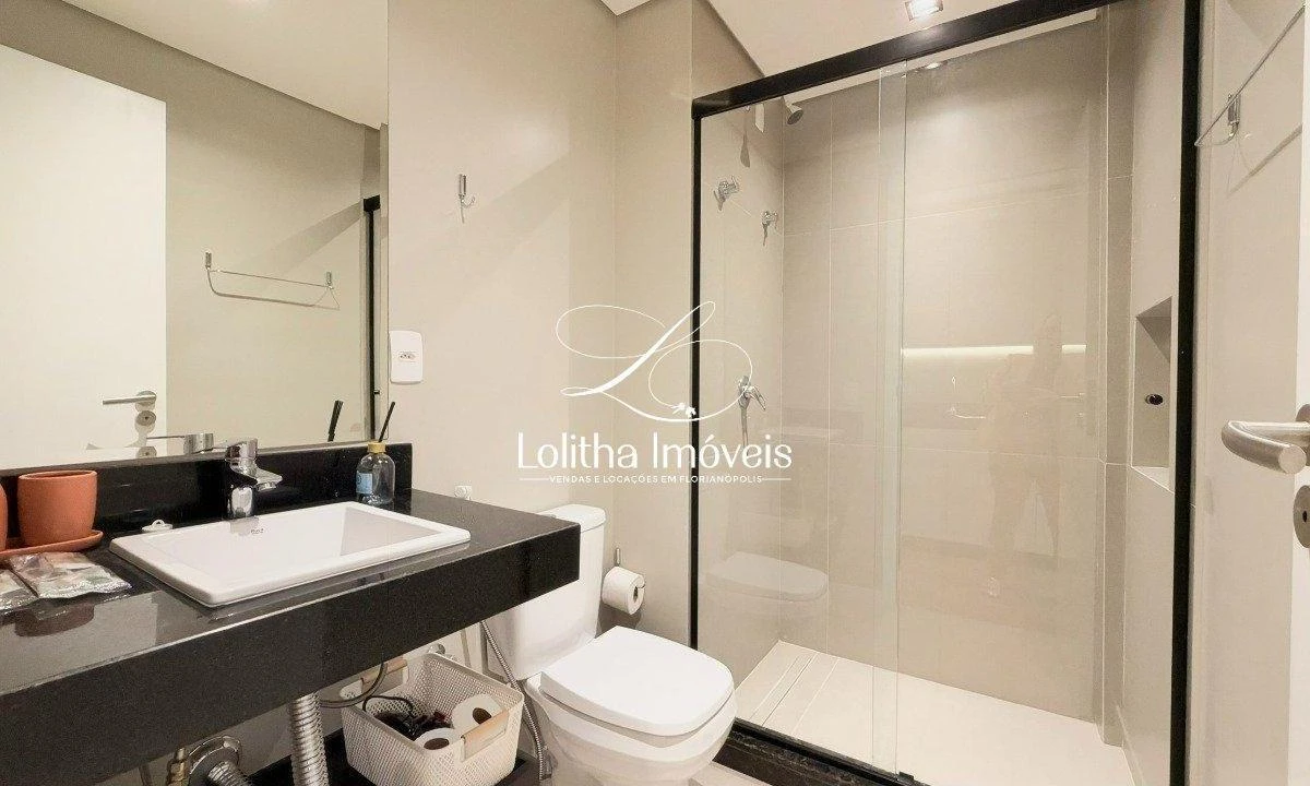 One-bedroom apartment in a building with a coworking space — photo 24