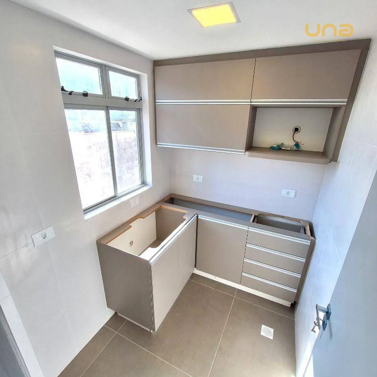 34 m² studio with 1 bedroom and a compact kitchenette — photo 2