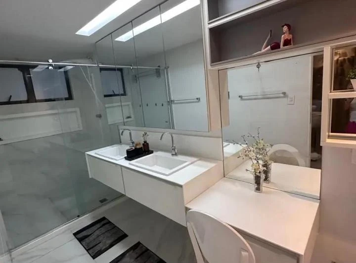 Мебльована квартира 195 м² з 3 спальнями-сюїтами — photo 7