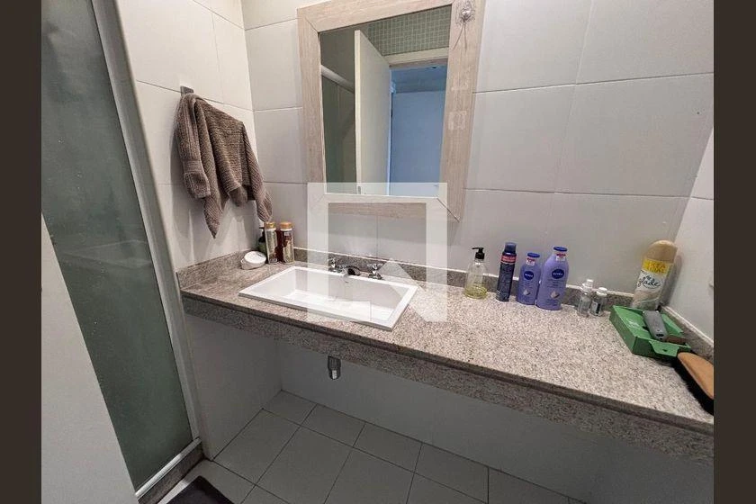 206 m² apartment with 4 en-suite bedrooms and glass balcony — photo 45