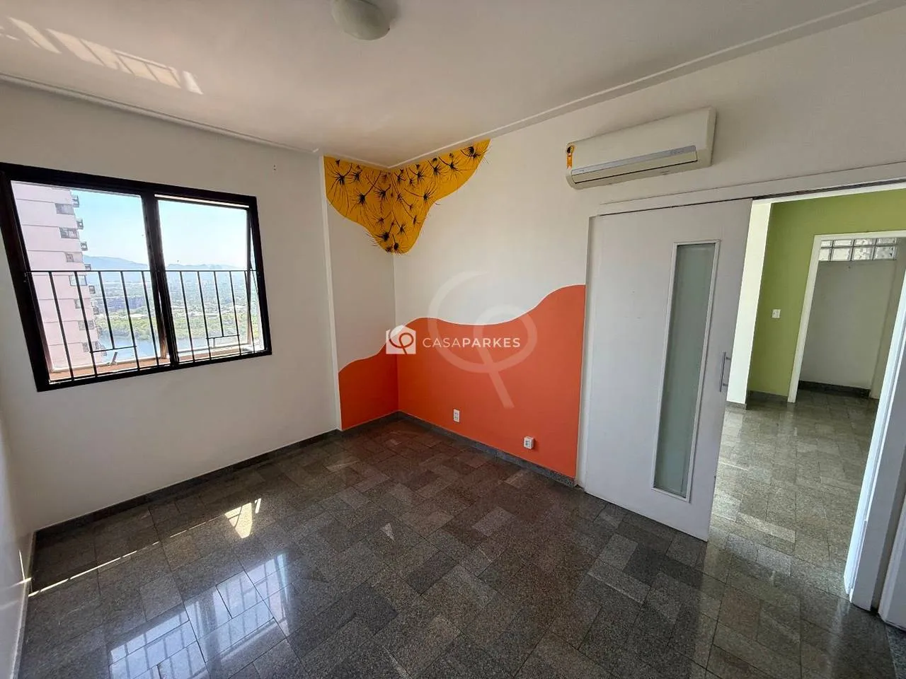 1-bedroom apartment with 2 bathrooms and balcony — photo 13