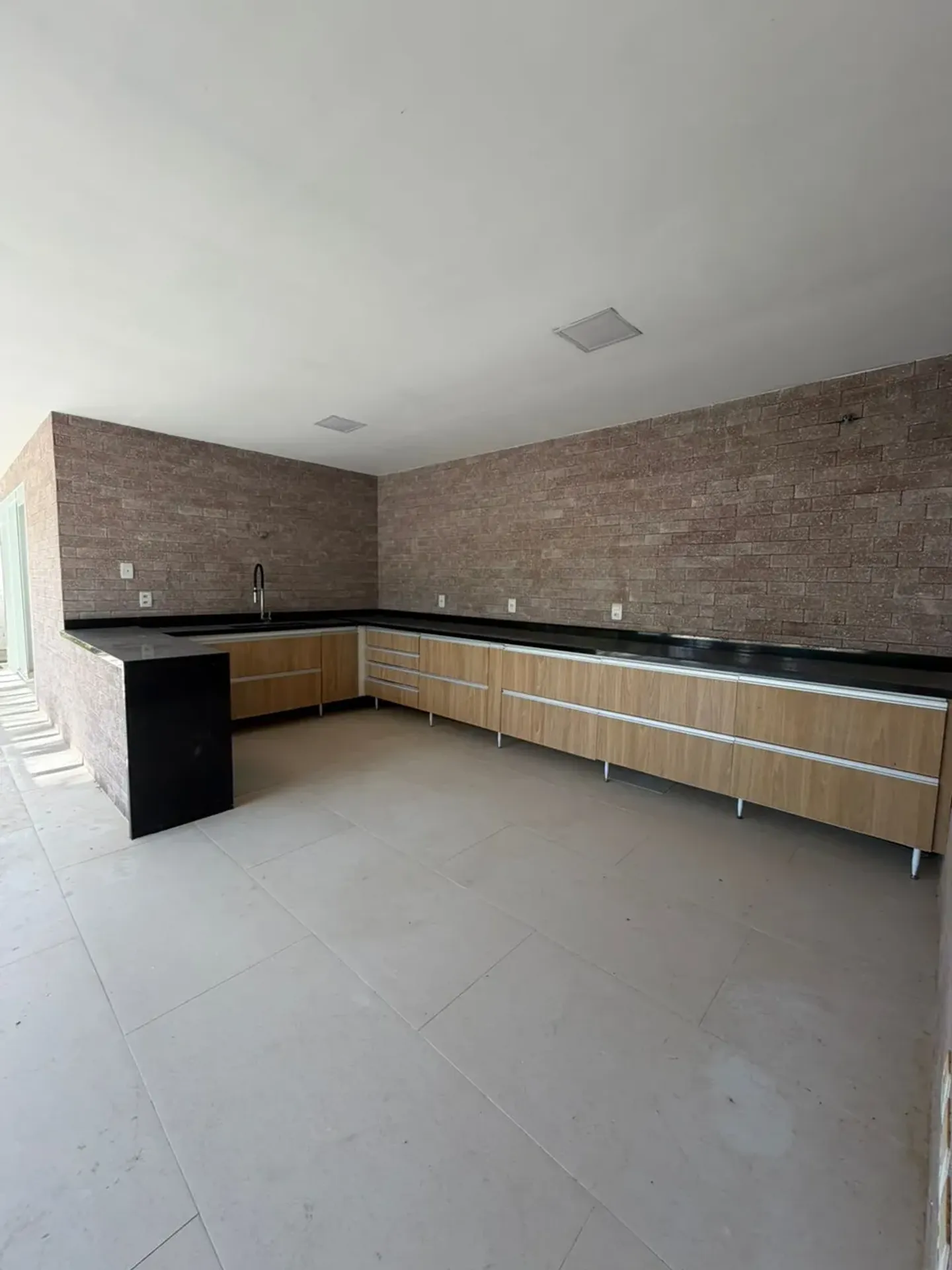 Rental and sale house with 5 bedrooms and 5 bathrooms — photo 4