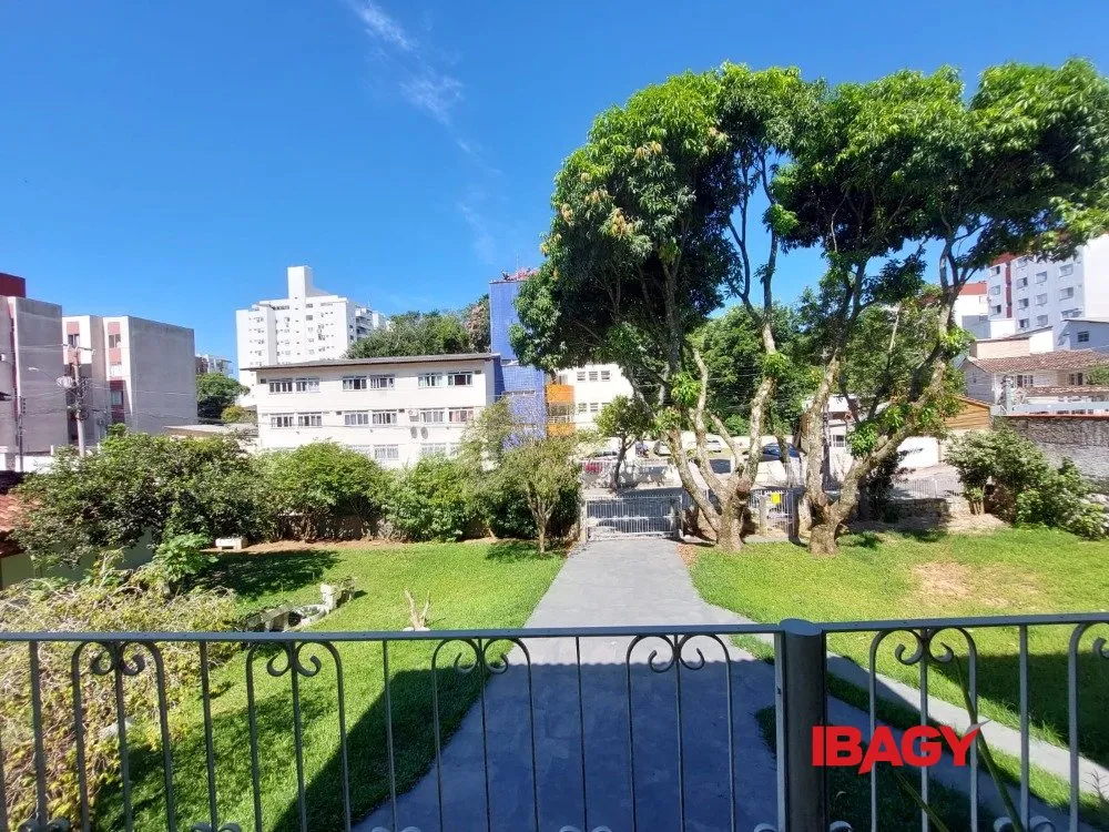 Casa amueblada con 4 dormitorios y 950 m² — photo 36