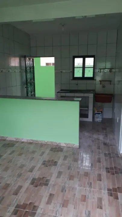 Apartamento para locação com 2 quartos e banheiro com ducha elétrica