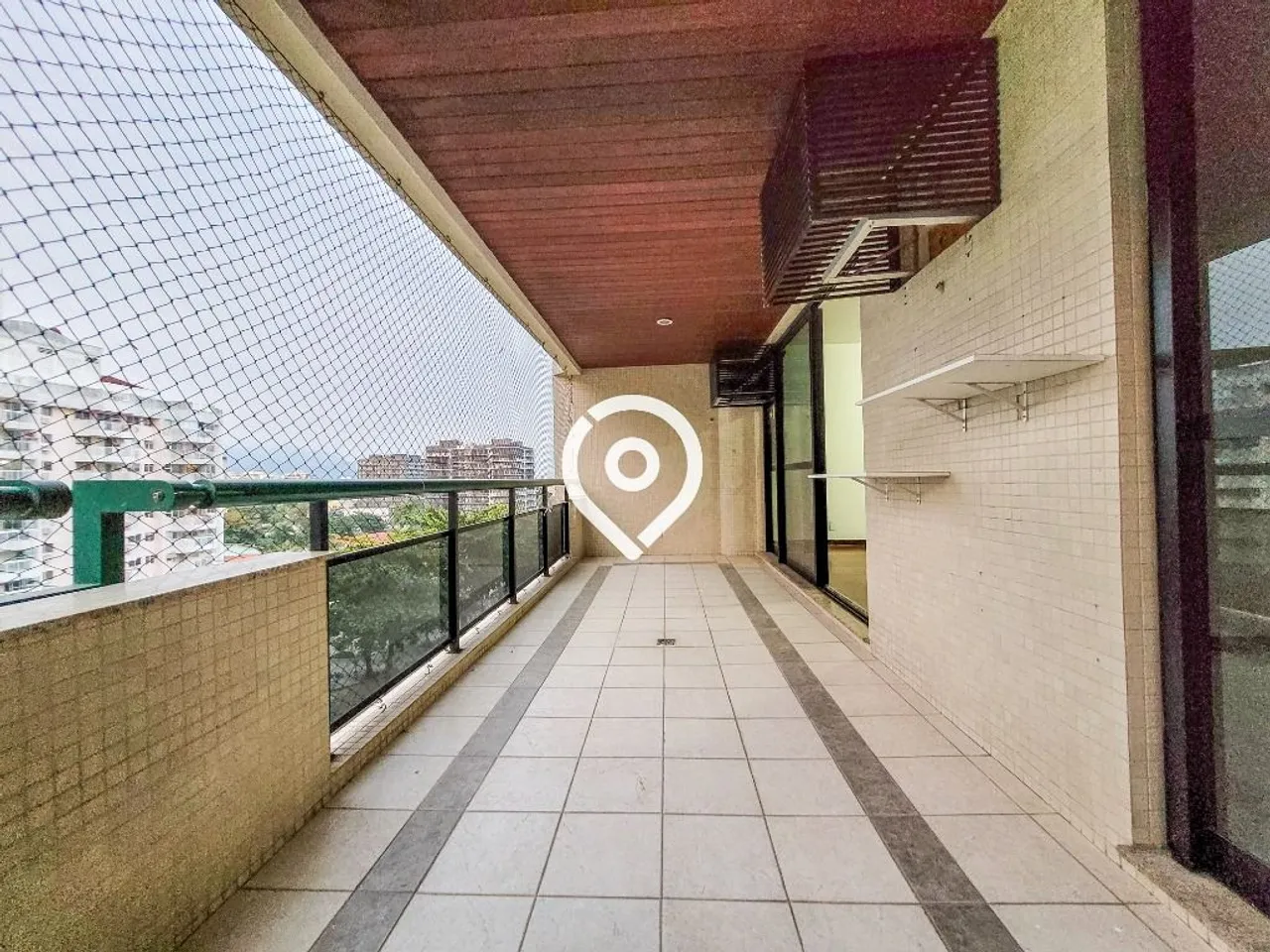 4-bedroom apartment with a balcony and 149 m² — photo 16