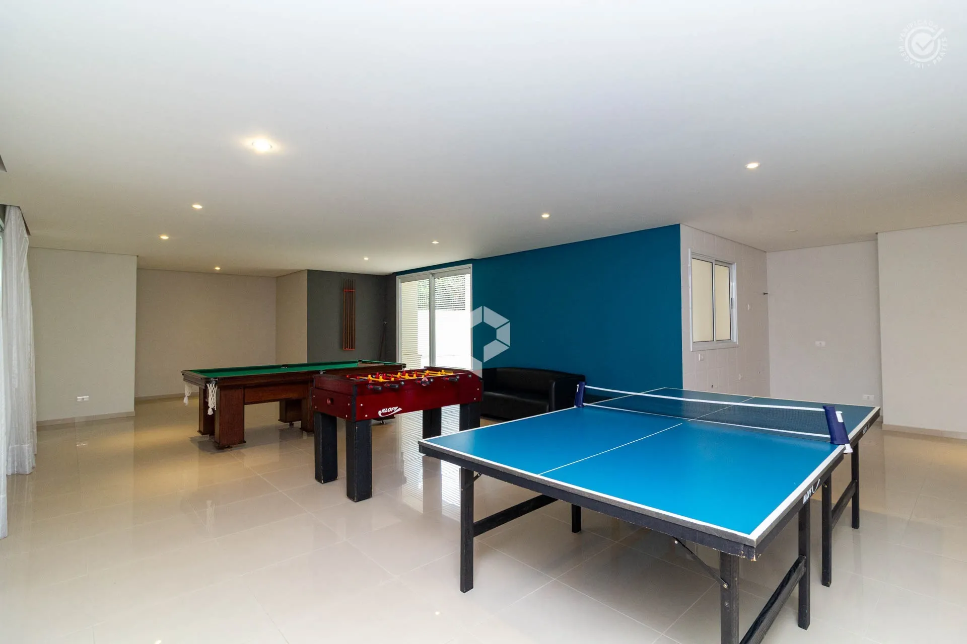 3-bedroom apartment with a glazed enclosed balcony — photo 27