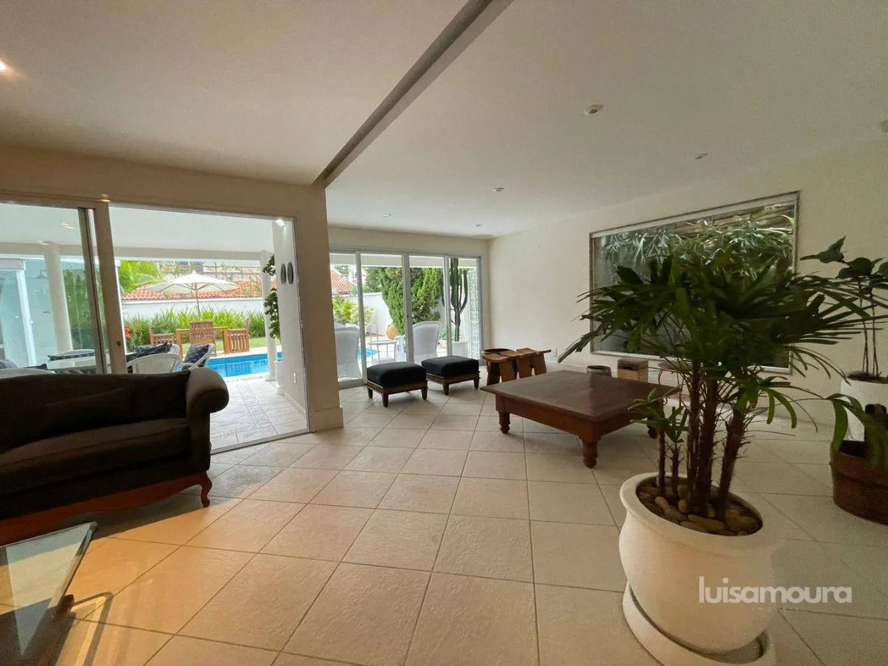 Furnished 4-bedroom house with 5 bathrooms — photo 3