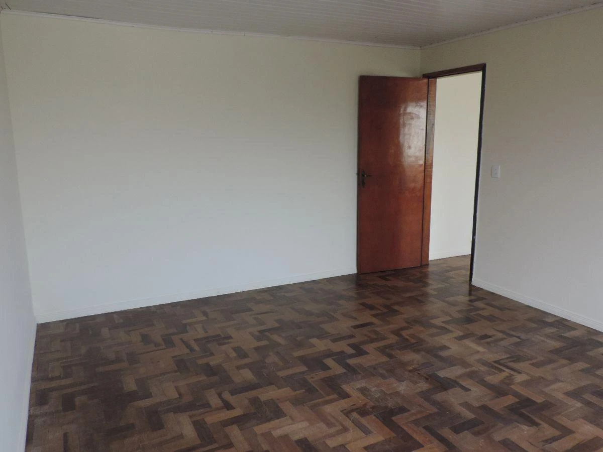Wood or laminate floors in a one-bedroom house, 70 m² — photo 3