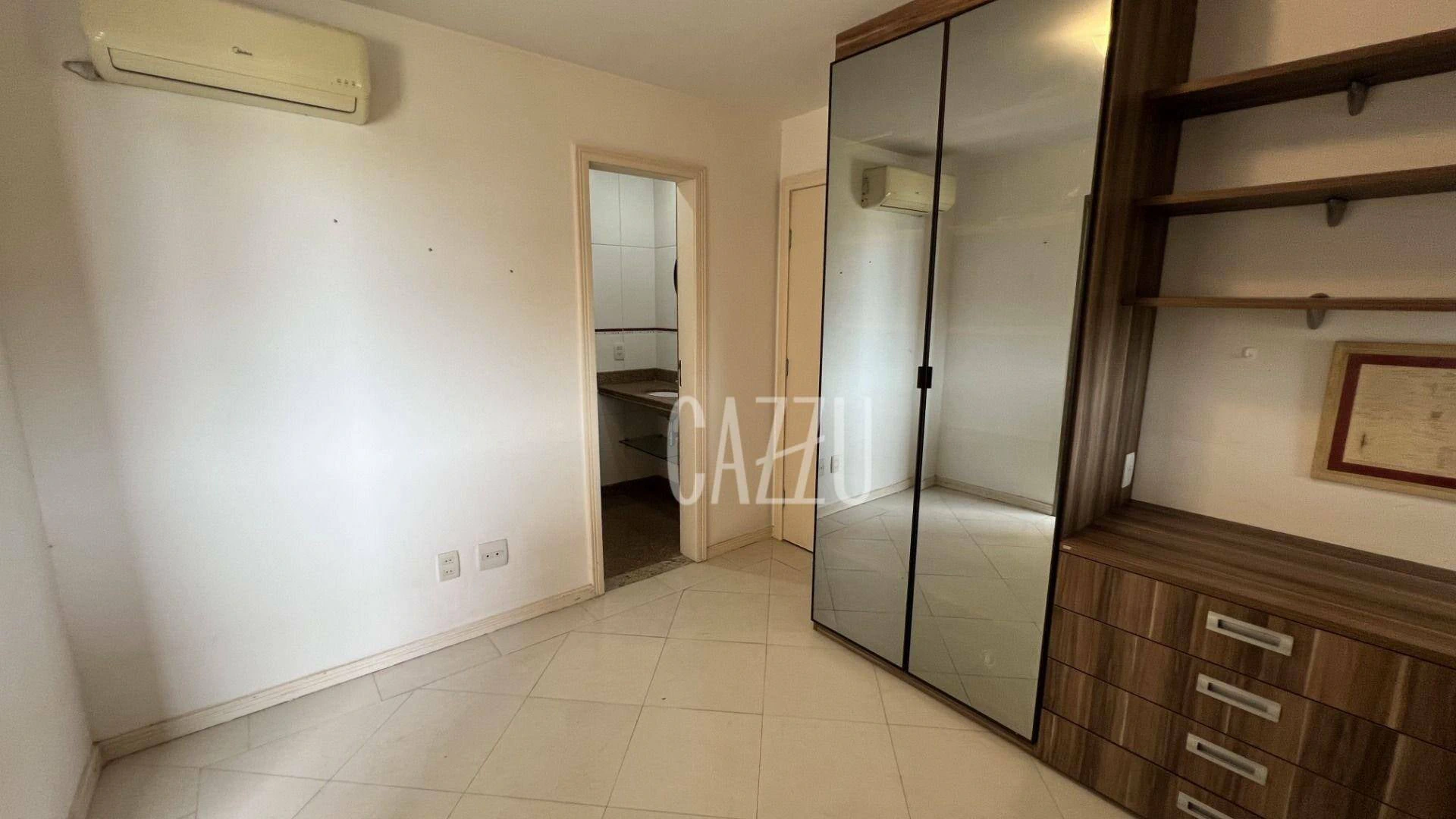 4-bedroom apartment in a building with a sauna — photo 8