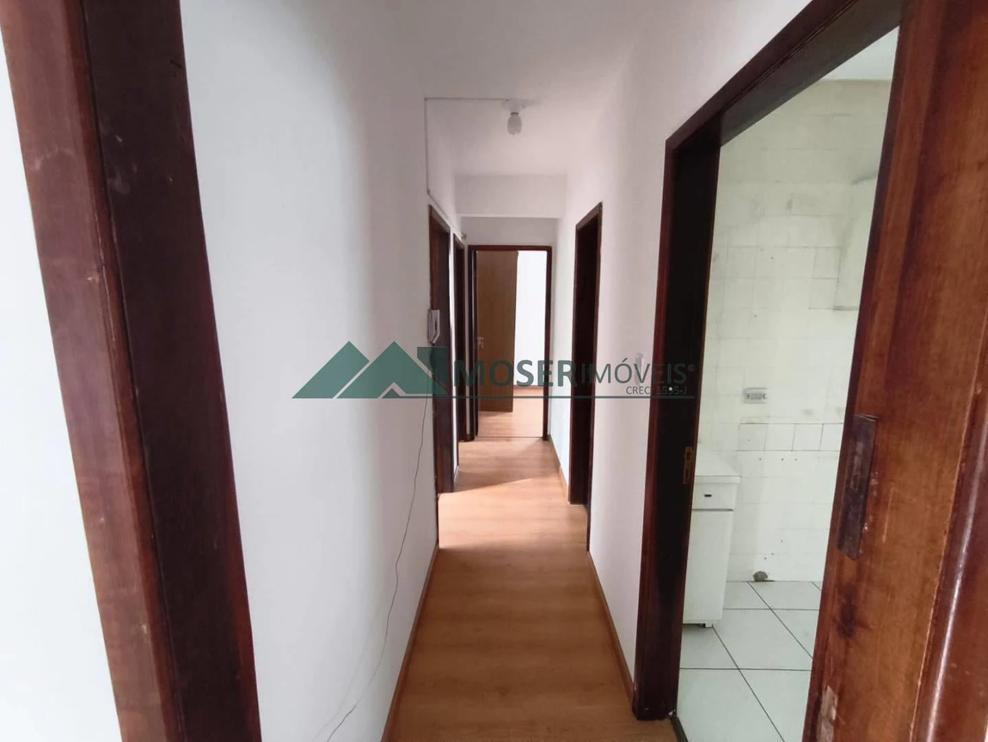 Apartment, 104 m², with wood or laminate floors — photo 9