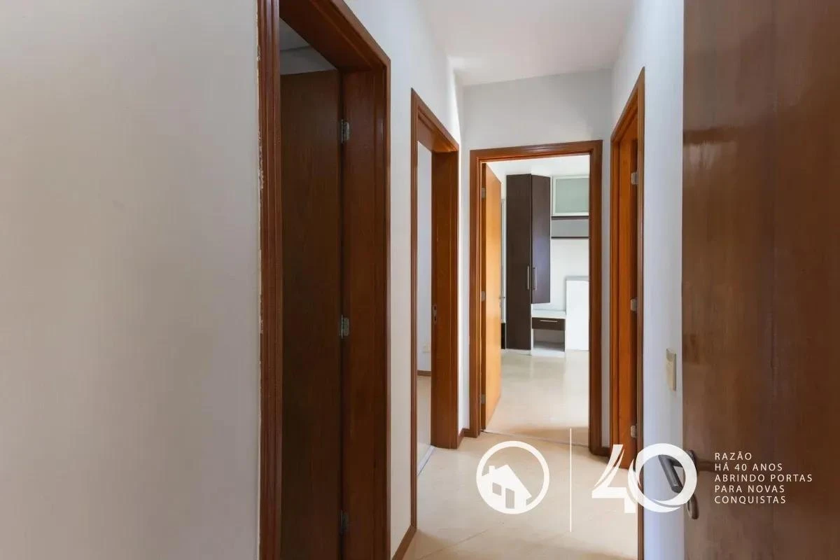 3-bedroom apartment with a home office — photo 27
