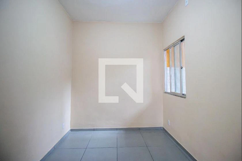 Balcony with a grill in a 2-bedroom house, 100 m² — photo 18