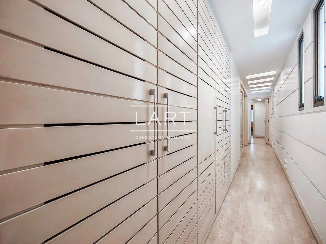 Home office in a 3-bedroom apartment, 191 m² — photo 22