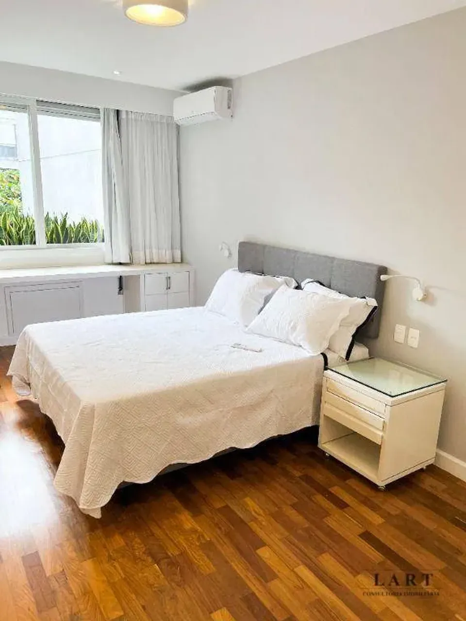 Home office in a 3-bedroom apartment, 160 m² — photo 4
