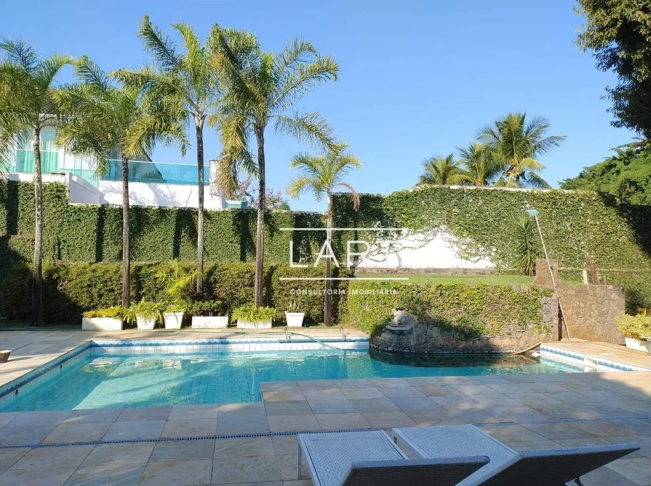 House with 4 bedrooms and 5 bathrooms, 962 m² and 2 parking — photo 2