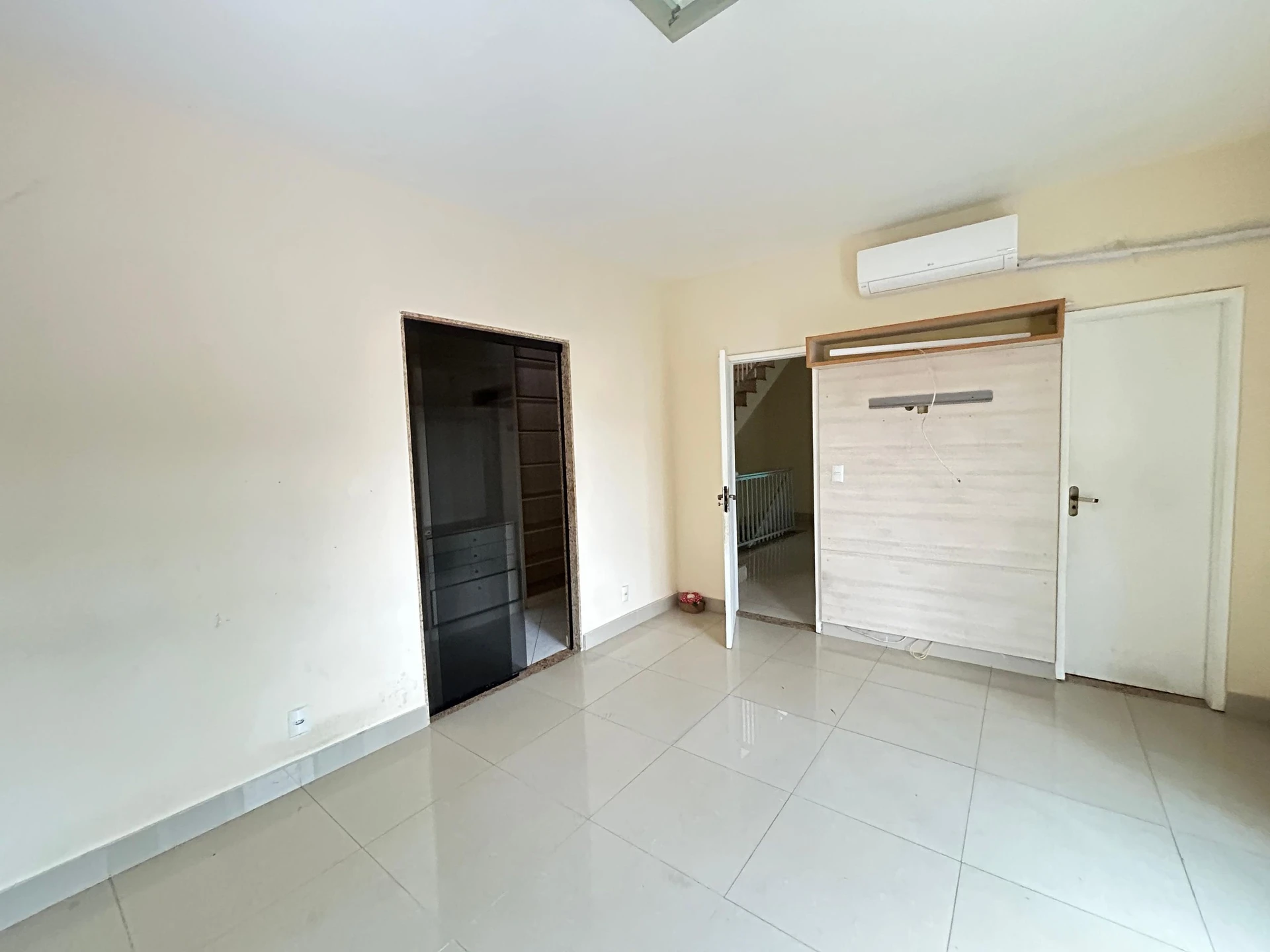 House, 300 m², with a walk-in closet — photo 52