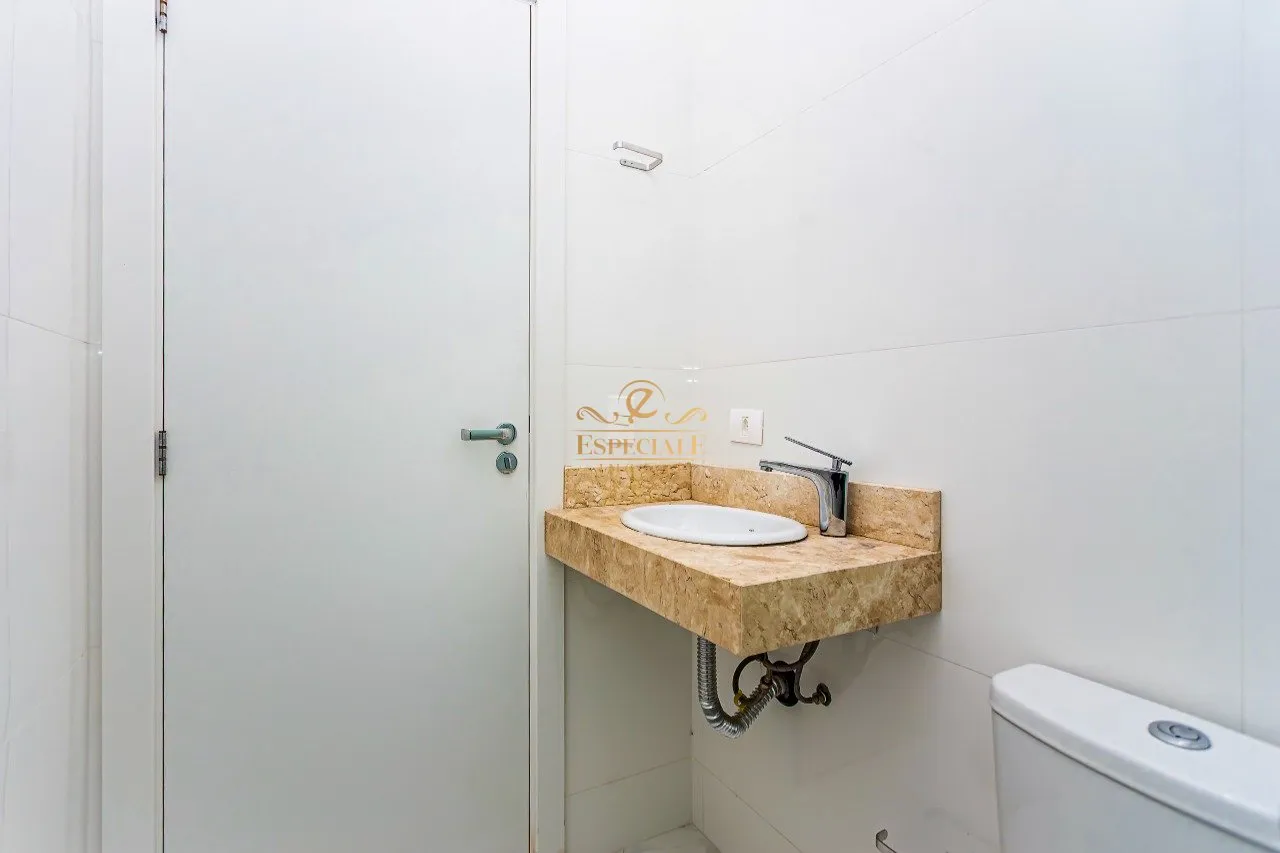 House in a condo with 3 bedrooms and 4 bathrooms — photo 14