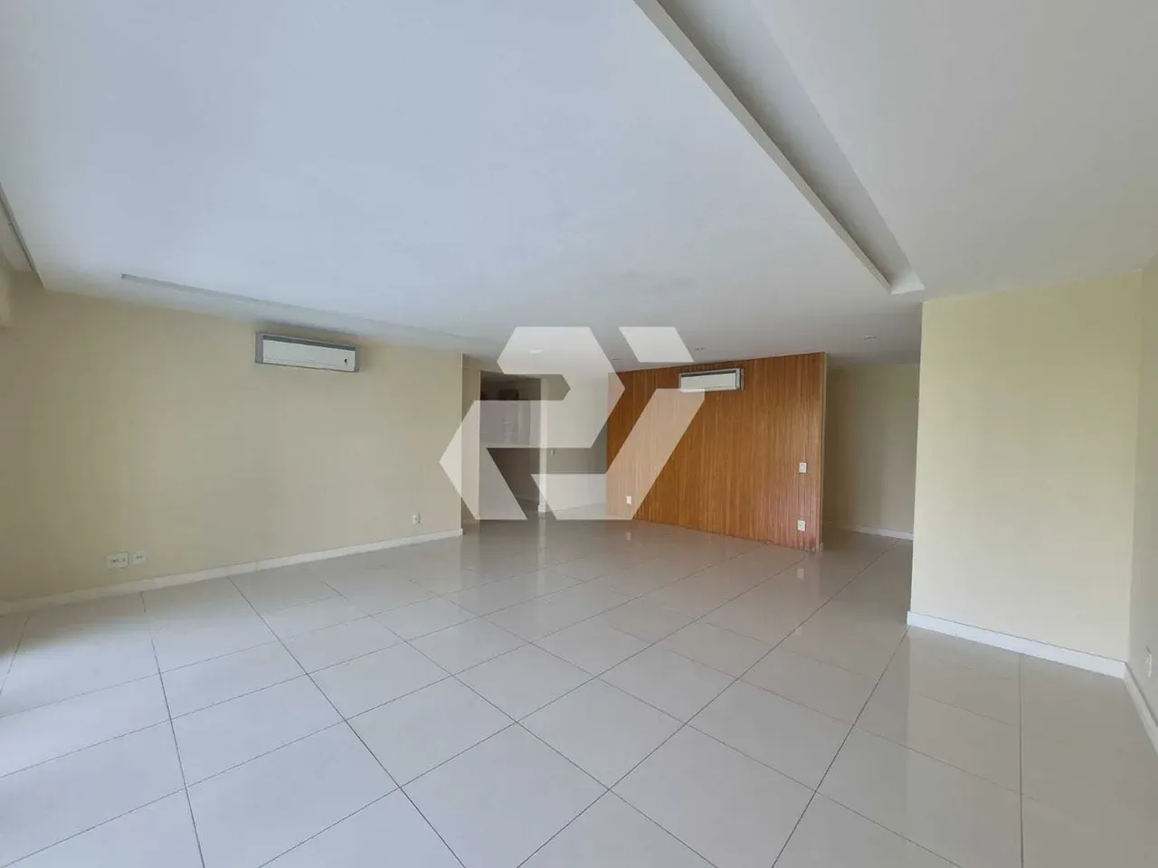 Apartment with 4 en-suite bedrooms and private garden — photo 14
