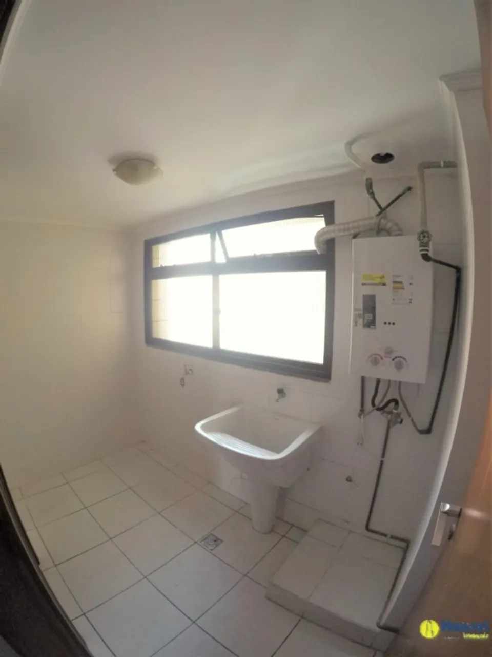 Apartamento de 3 quartos com cozinha a gás e varanda fechada — photo 11