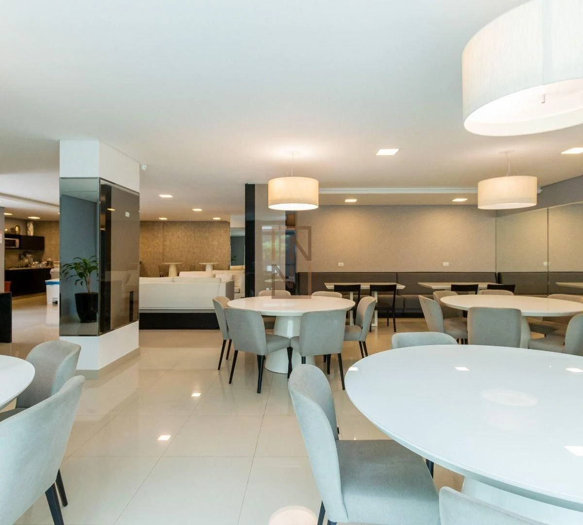 Furnished 2-bedroom apartment with 87 m² and parking — photo 20