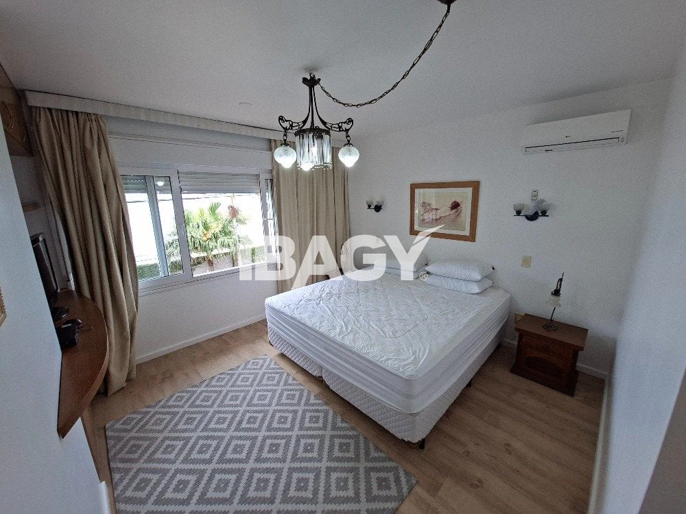 Casa amueblada con 4 dormitorios y 250 m² — photo 10