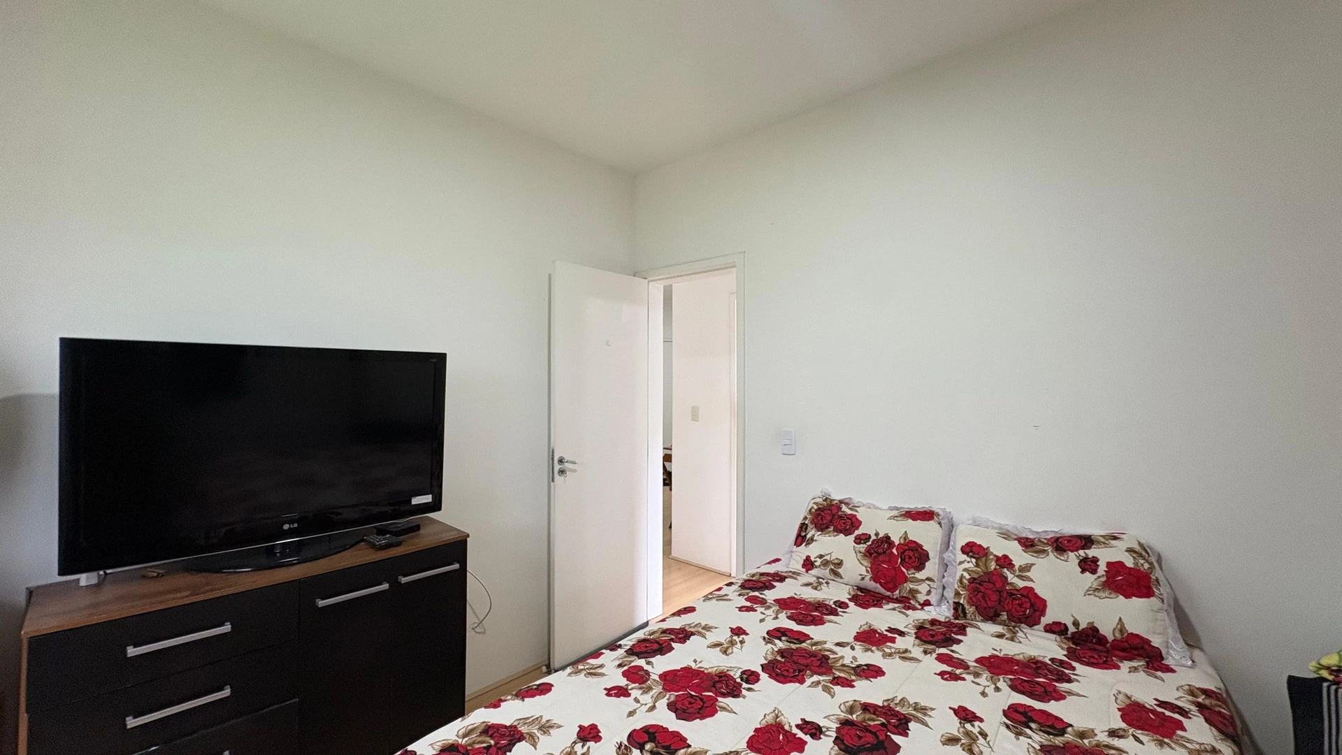 79 m² apartment with a mountain view and a jacuzzi — photo 25