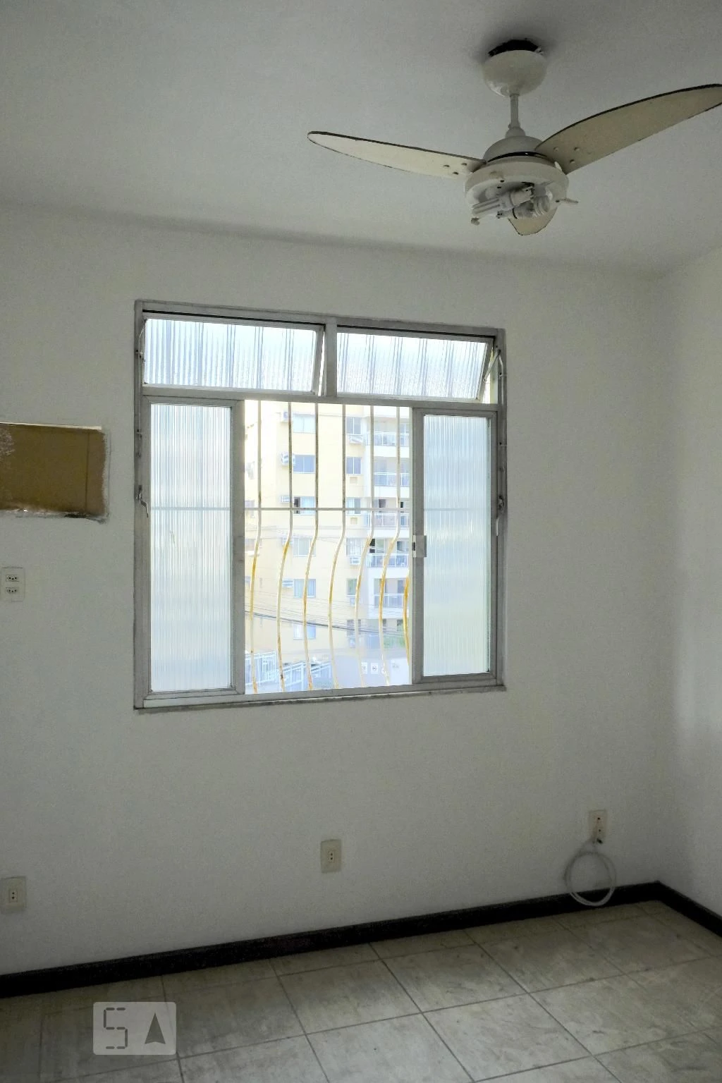Apartamento sem mobília com cozinha separada e lavanderia — photo 34