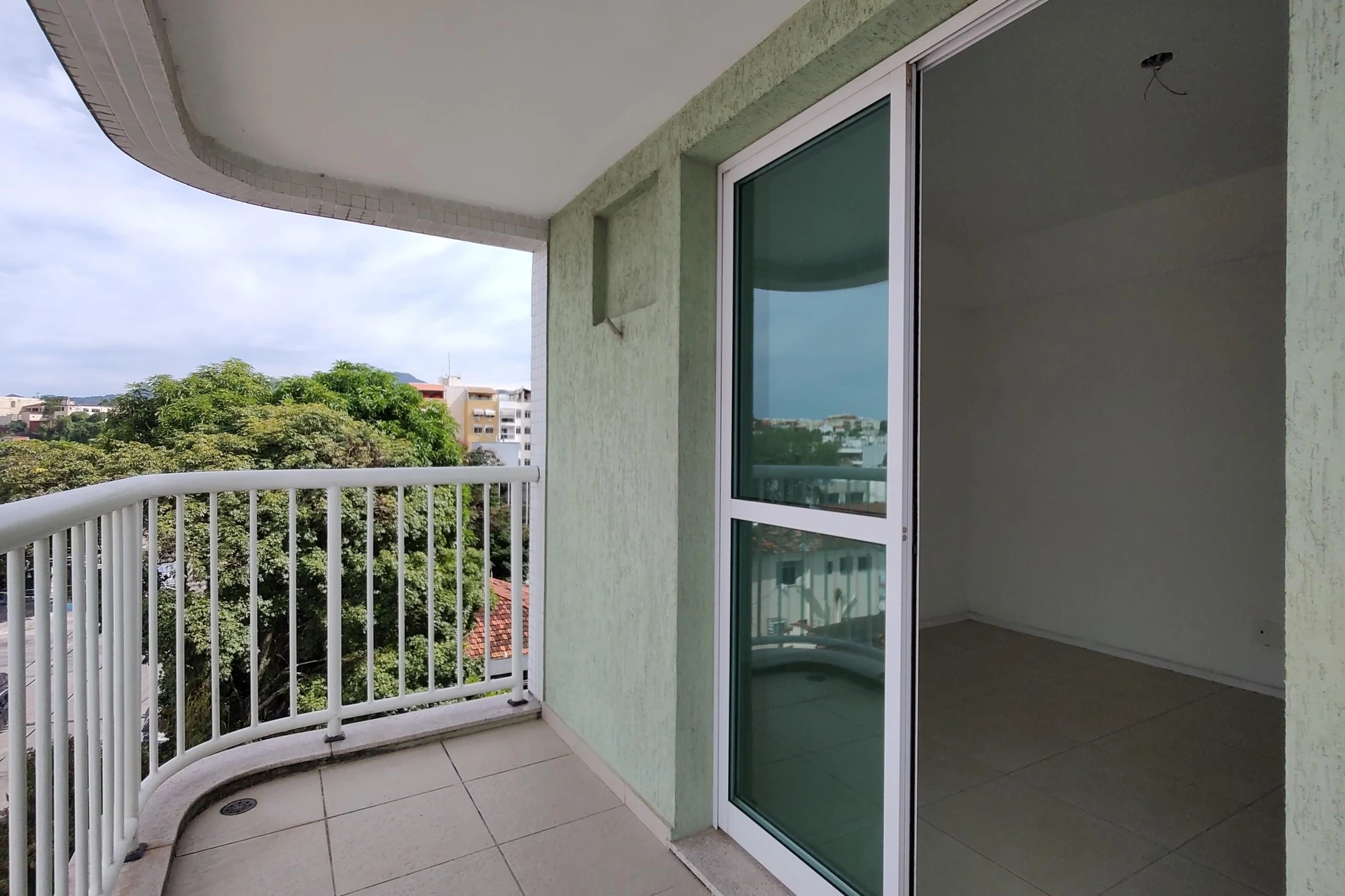 Apartamento com 2 quartos e varanda — photo 2