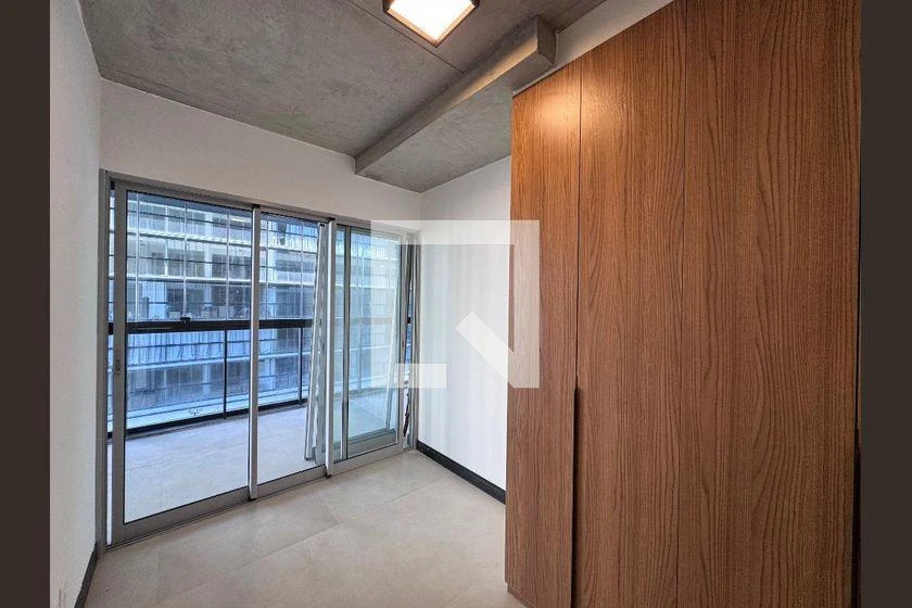 98 m² apartment with 3 bedrooms and a glassed-in balcony — photo 33