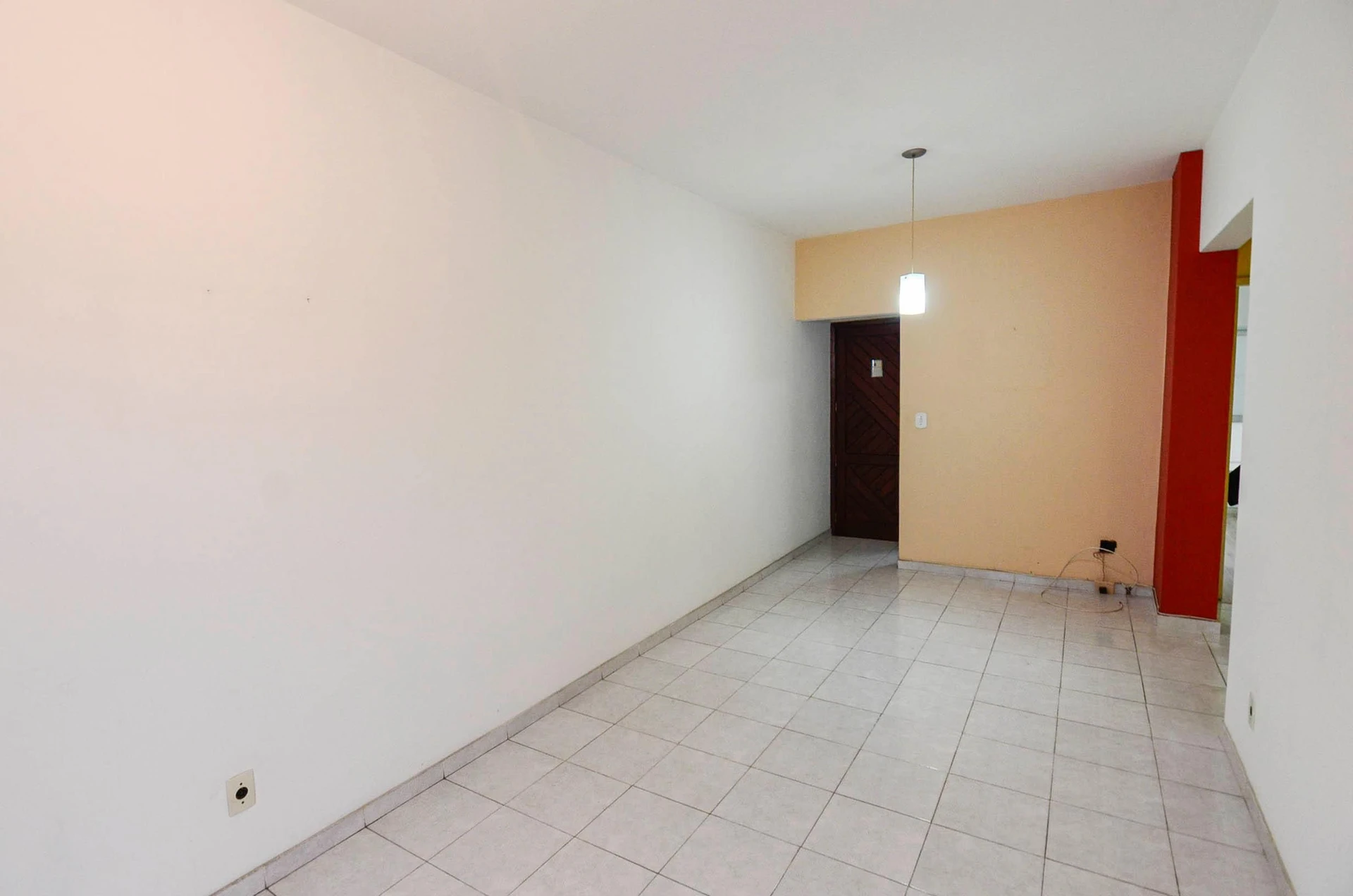 Unfurnished apartment with 2 bedrooms and a balcony — photo 40