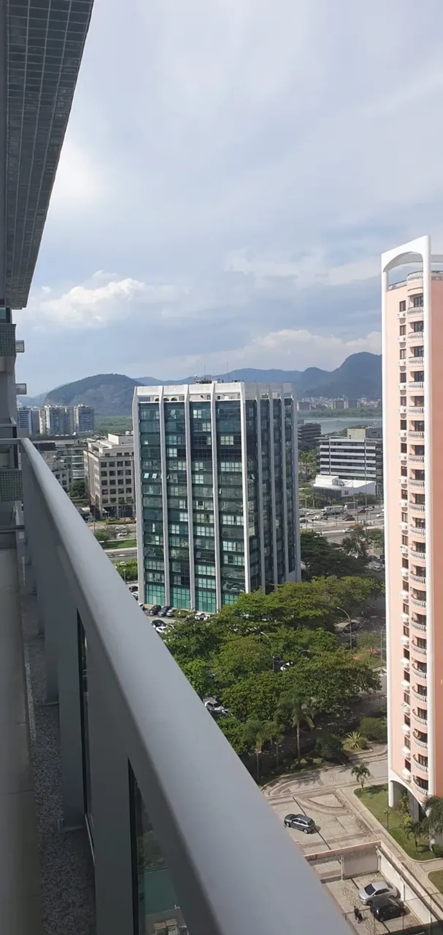 Mountain view in a 2-bedroom apartment, 80 m² — photo 12