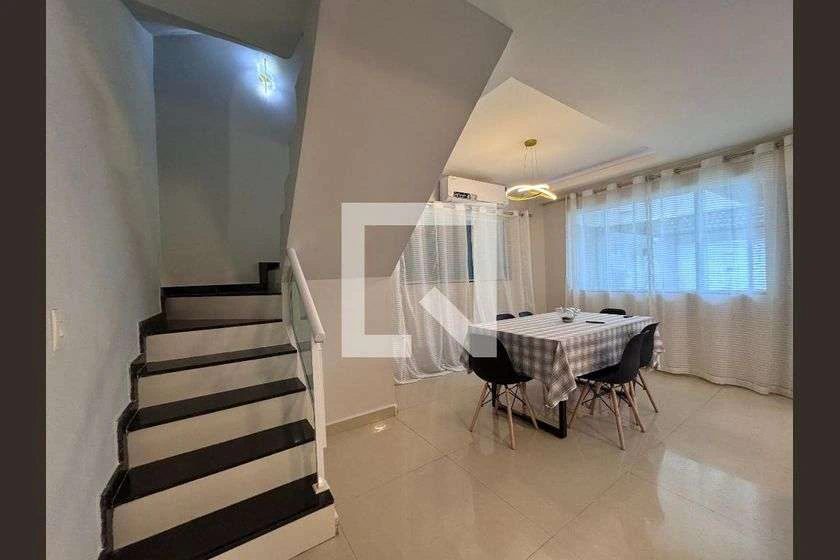 House 280 m² with 4 bedrooms and 3 bathrooms — photo 16