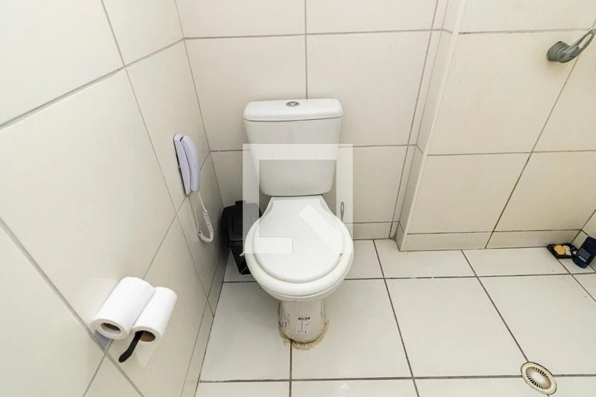 Дерев'яна підлога або ламінат та 1 спальня: квартира 38 м² — photo 2