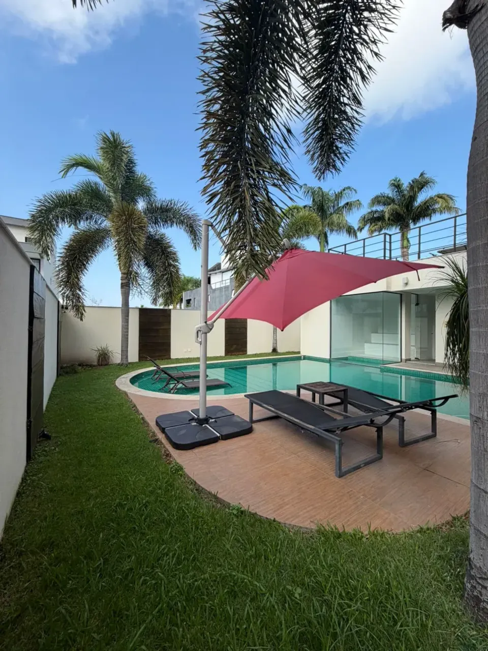Casa com cozinha americana, 4 quartos e 5 banheiros, 980 m² — photo 9