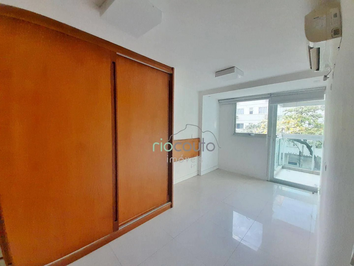 Apartamento de 4 dormitórios com 5 banheiros e área 198 m² — photo 30