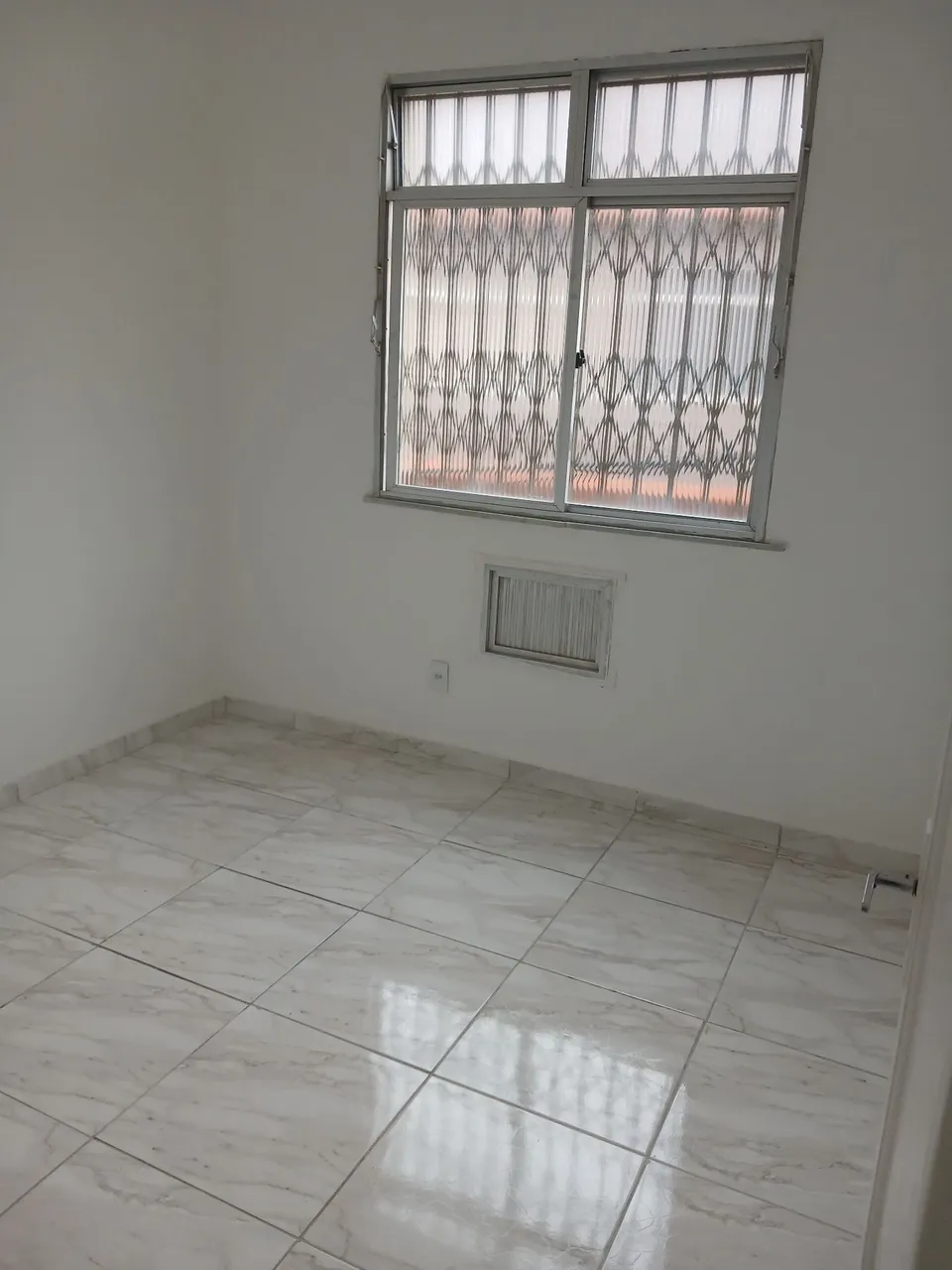 Квартира з 1 спальнею і 1 ванною та 1 паркомісцем — photo 3