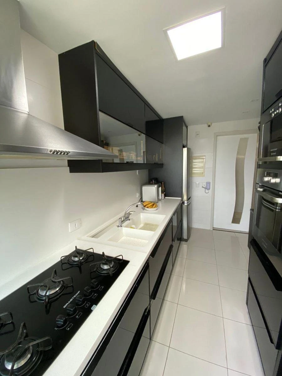 Furnished 189 m² apartment with 3 en-suite bedrooms and 2 parking — photo 28