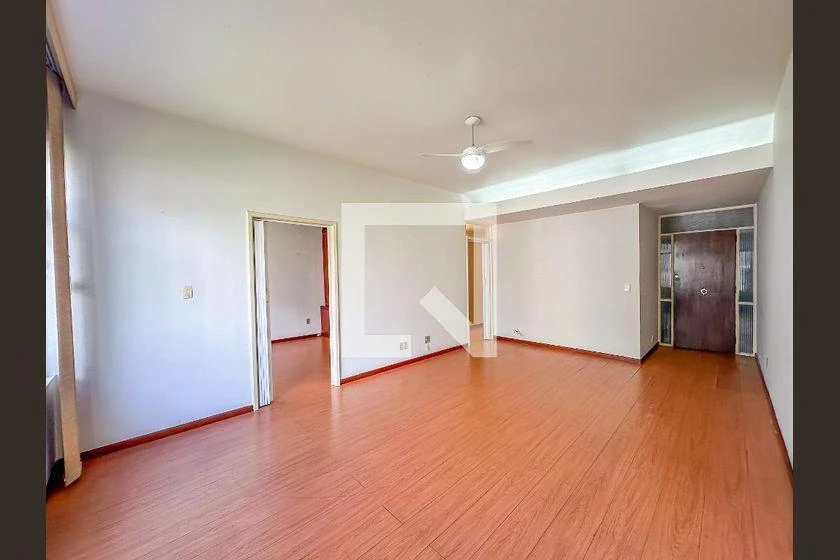 3-bedroom apartment with a bathtub — photo 14