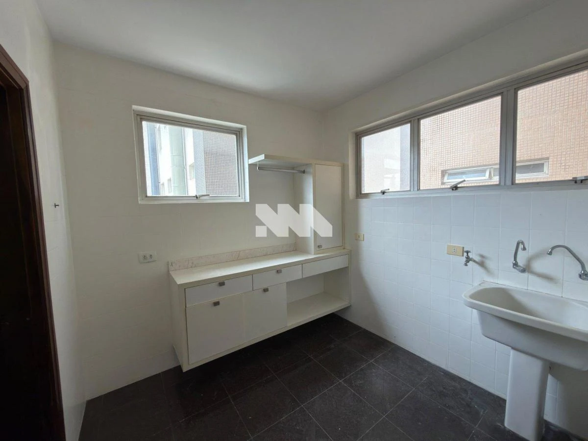 Rental apartment with a closed kitchen and gas stove — photo 25