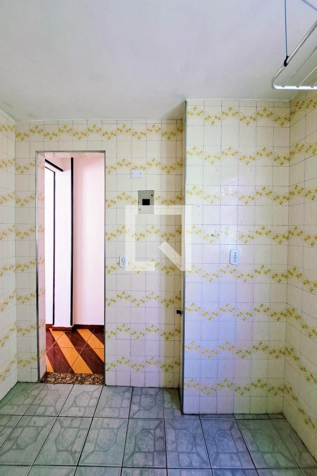2-bedroom apartment in a building with a gym — photo 12