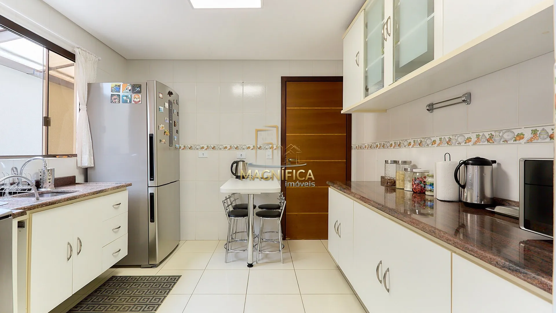 House with 3 bedrooms and 3 bathrooms, no parking — photo 9