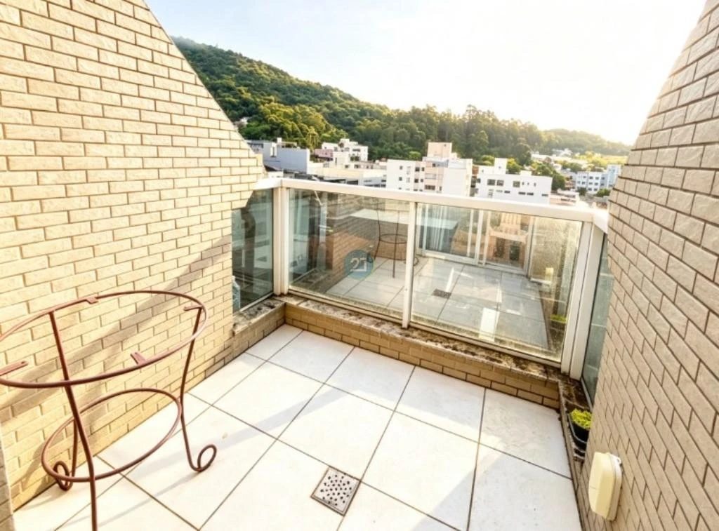Apartamento dúplex amueblado con 3 suites y 2 plazas — photo 6