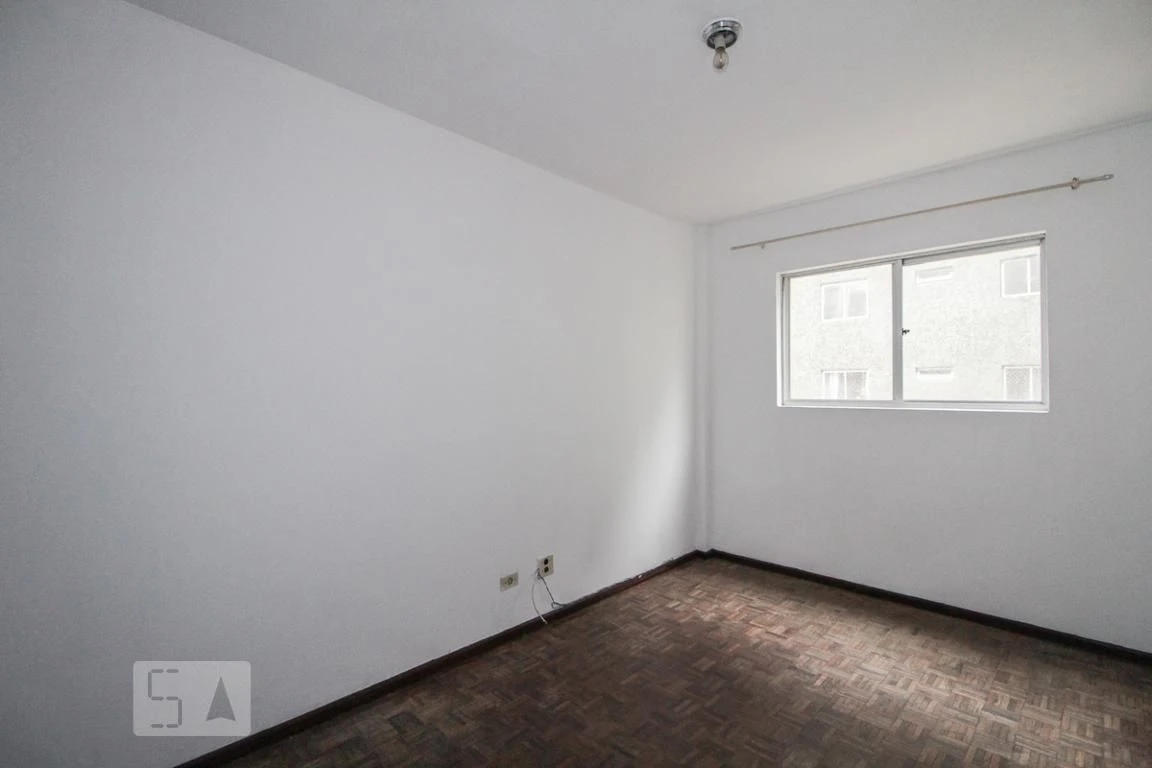 Деревянный пол или ламинат и 1 спальня: квартира 34 м² — photo 9