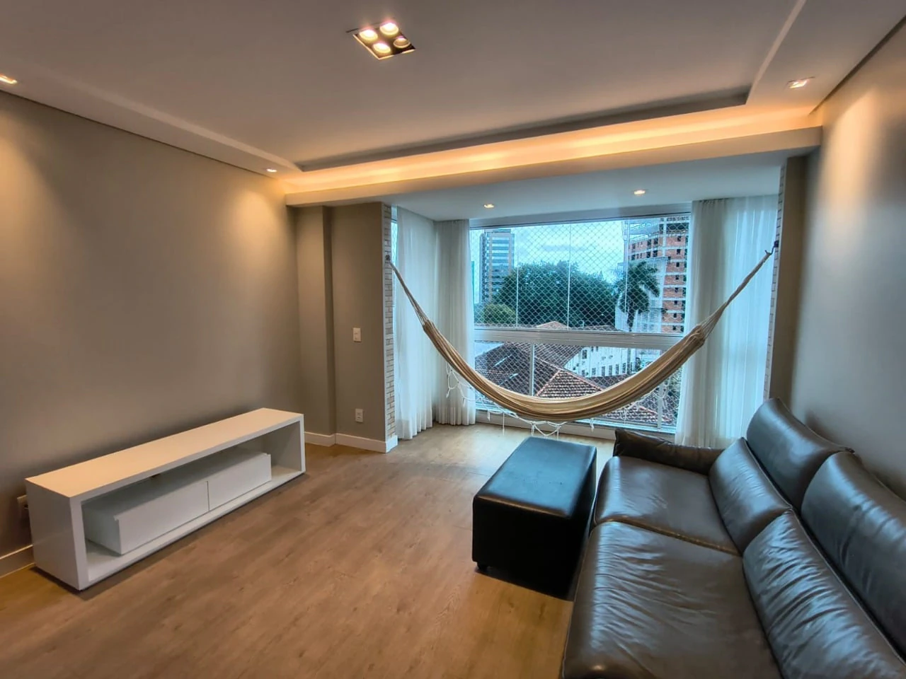 Floor-to-ceiling windows in a 2-bedroom apartment, 78 m² — photo 4