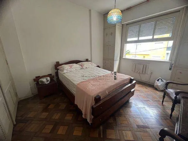 Wood or laminate floors in a 2-bedroom apartment, 98 m² — photo 5