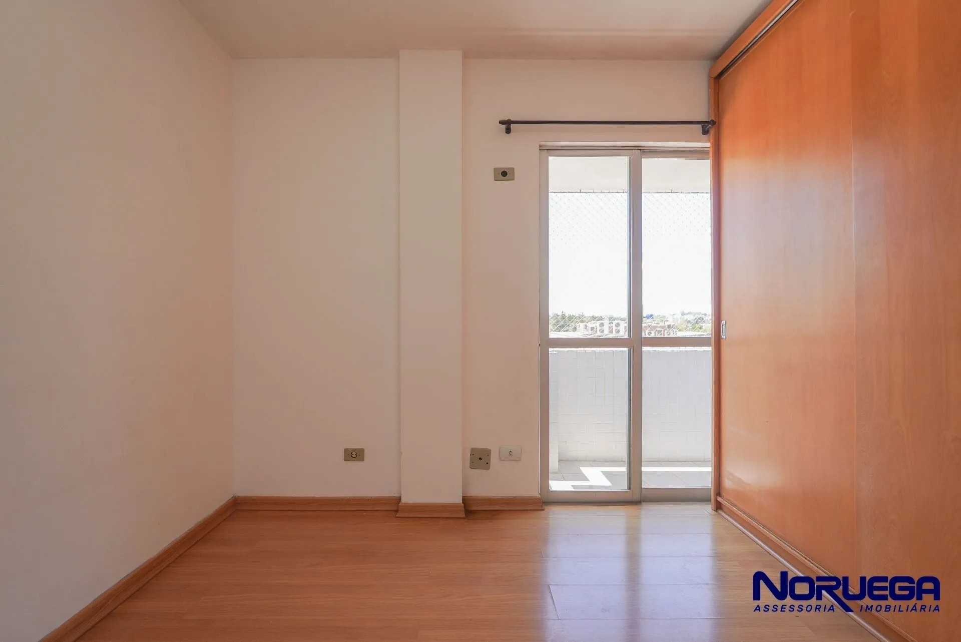 Home office in a 3-bedroom apartment, 109 m² — photo 25