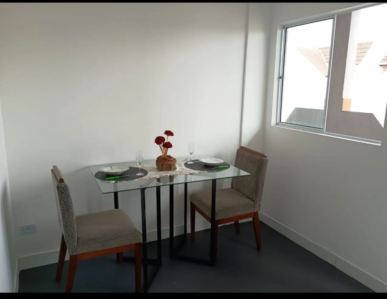 Furnished studio flat with 1 bedroom and gas kitchenette — photo 14