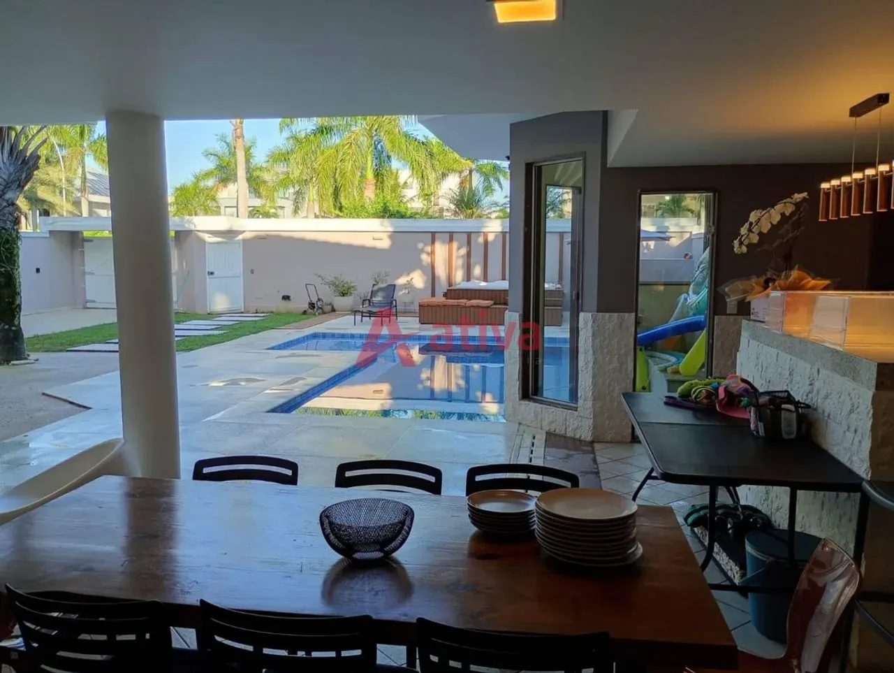 Furnished house with 4 bedrooms and 500 m² — photo 15